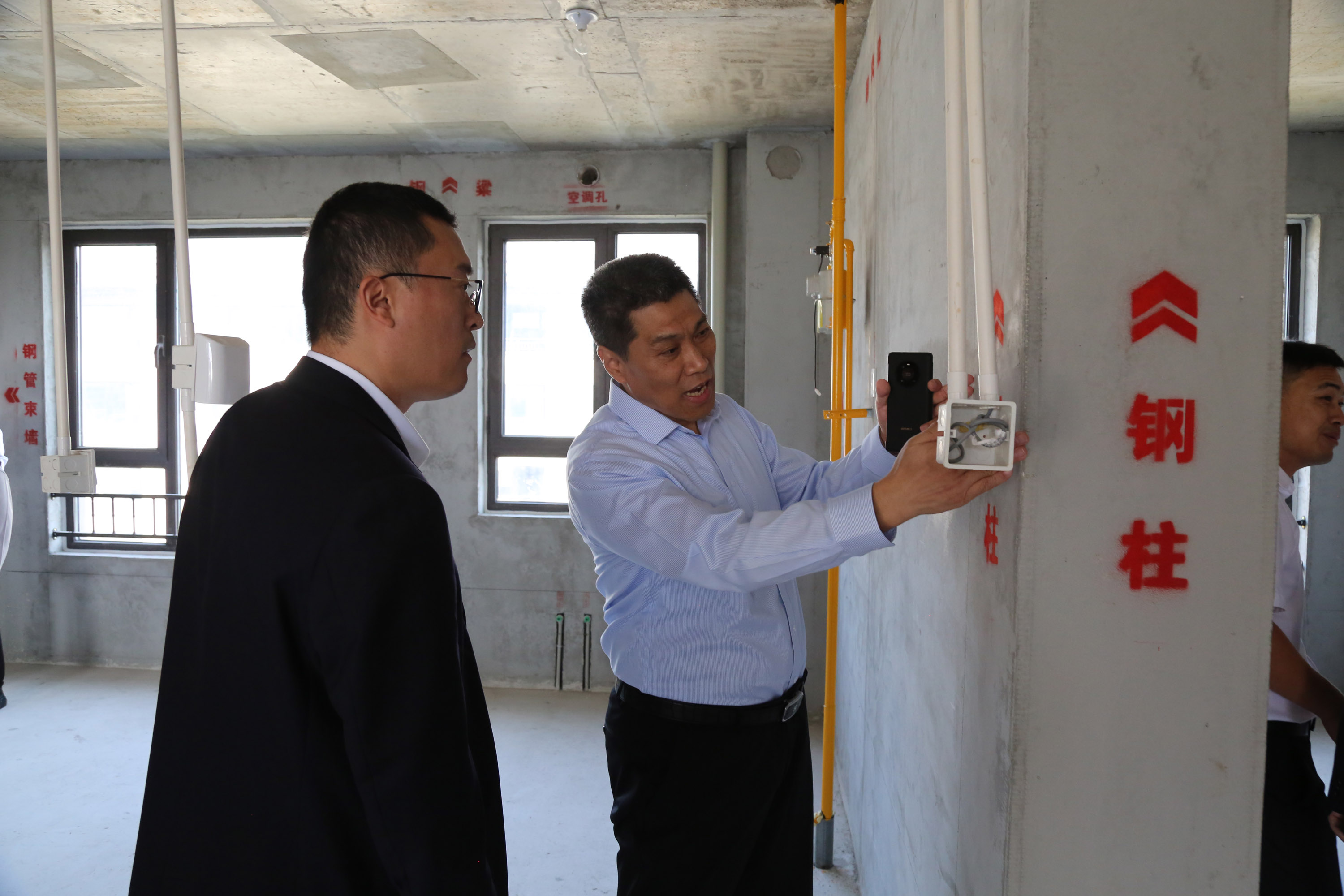 潍坊三建集团党委书记、副董事长王海明等一行参观考察蓬建集团(图3) 潍坊三建集团党委书记、副董事长王海明等一行参观考察蓬建集团(图3)