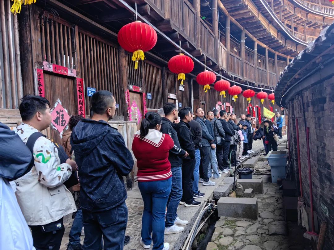 同心致远 向新而行——蓬建集团组织员工开展外出旅游拓展活动(图3) 同心致远 向新而行——蓬建集团组织员工开展外出旅游拓展活动(图3)