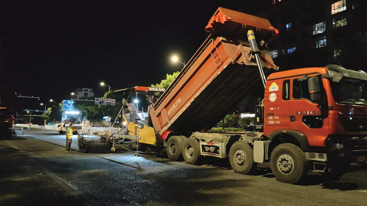 市政速度再加持 县后东路旧貌换新颜(图1) 市政速度再加持 县后东路旧貌换新颜(图1)