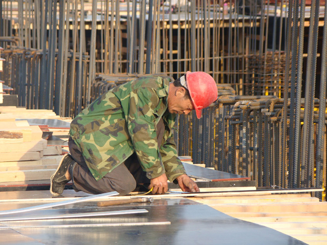 用心打造民心工程——市中医院门诊病房综合楼工程施工现场掠影(图1) 用心打造民心工程——市中医院门诊病房综合楼工程施工现场掠影(图1)