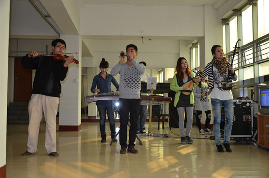 艺术团筹备2012年元旦联欢会(图3) 艺术团筹备2012年元旦联欢会(图3)