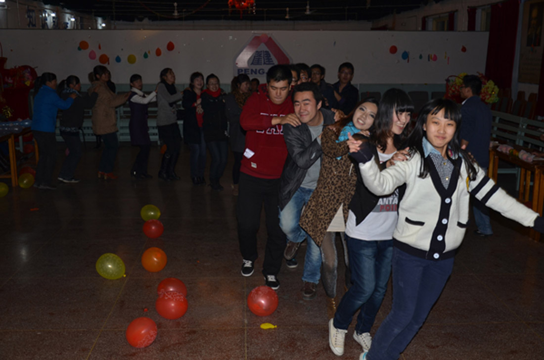 第六期大学生活动日举行茶话会(图1) 第六期大学生活动日举行茶话会(图1)