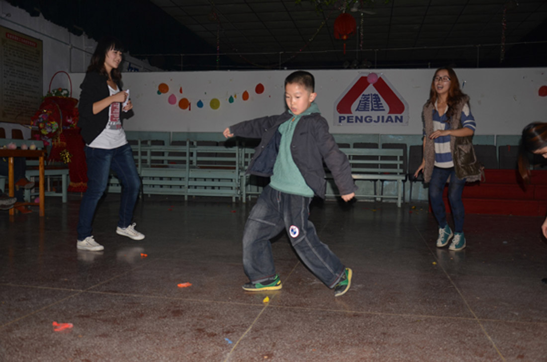 第六期大学生活动日举行茶话会(图3) 第六期大学生活动日举行茶话会(图3)