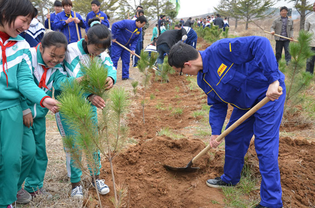 “心愿直通车,相约爱心林” ——集团公司关爱儿童成长(图2) “心愿直通车,相约爱心林” ——集团公司关爱儿童成长(图2)